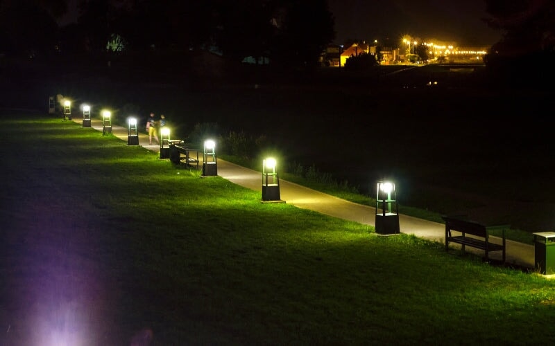 Bright Nights, Green Energy: Understanding How Solar Garden Lights Work