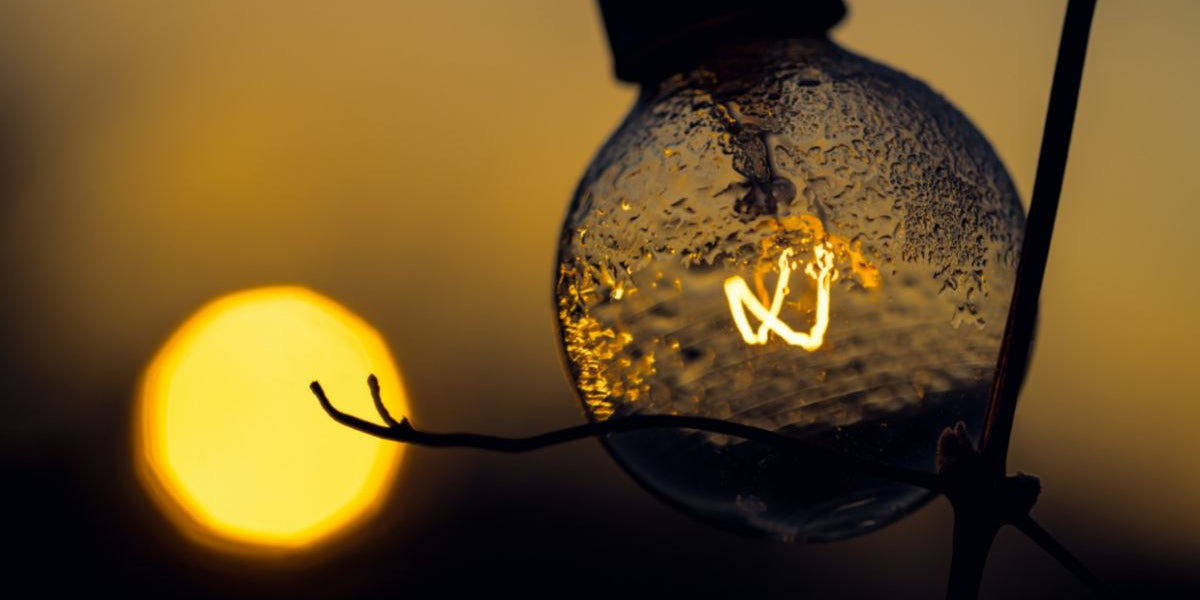 Why Dusk to Dawn Lights Flicker — True Lumens™ Sharper Designs, Inc