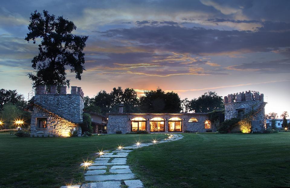 Outdoor Landscape Lighting: Improve Your Yard's Overall Appearance