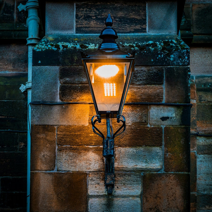 Solar Charger for Outdoor Lights: Harnessing Renewable Energy for Illumination Solutions