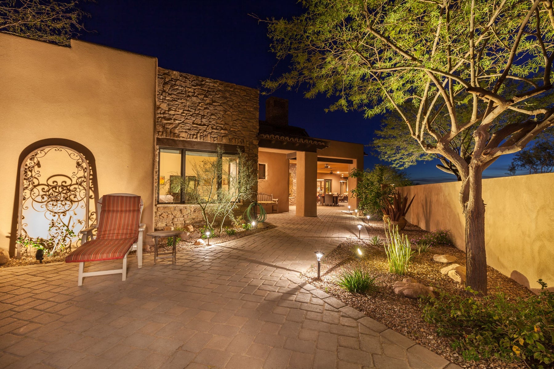 The Pros and Cons of Solar Landscape Lighting