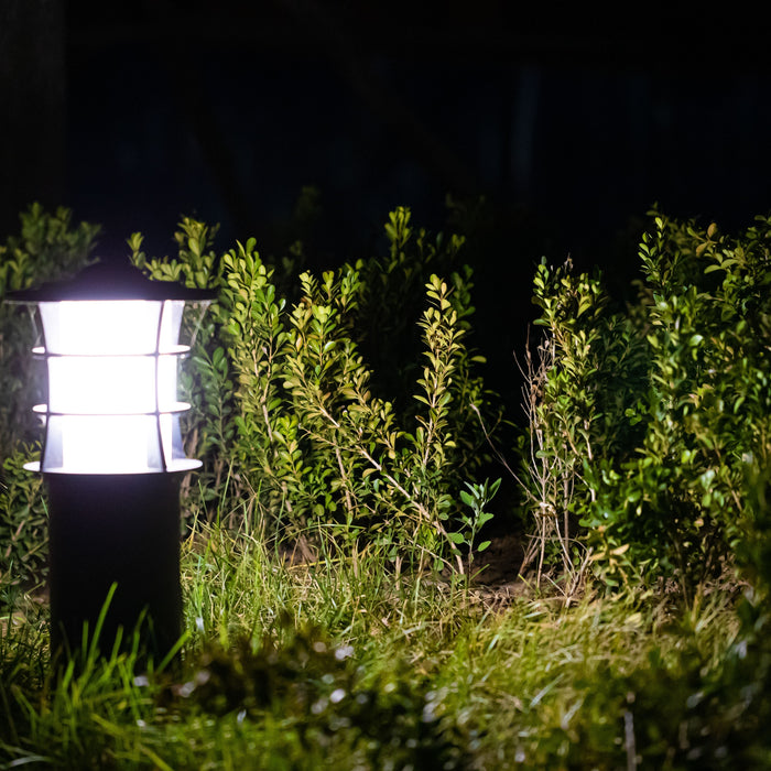 7 Essential Things to Consider Before Buying Solar Bollard Lights