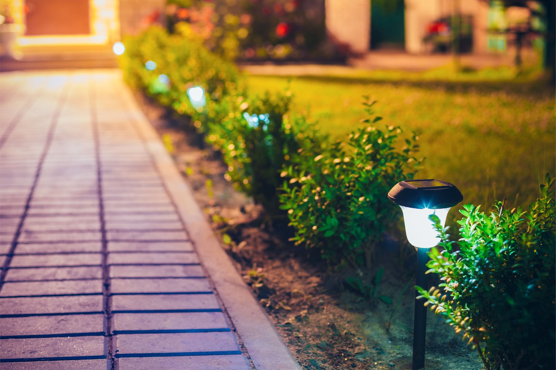 How do Solar Garden Lights Work?