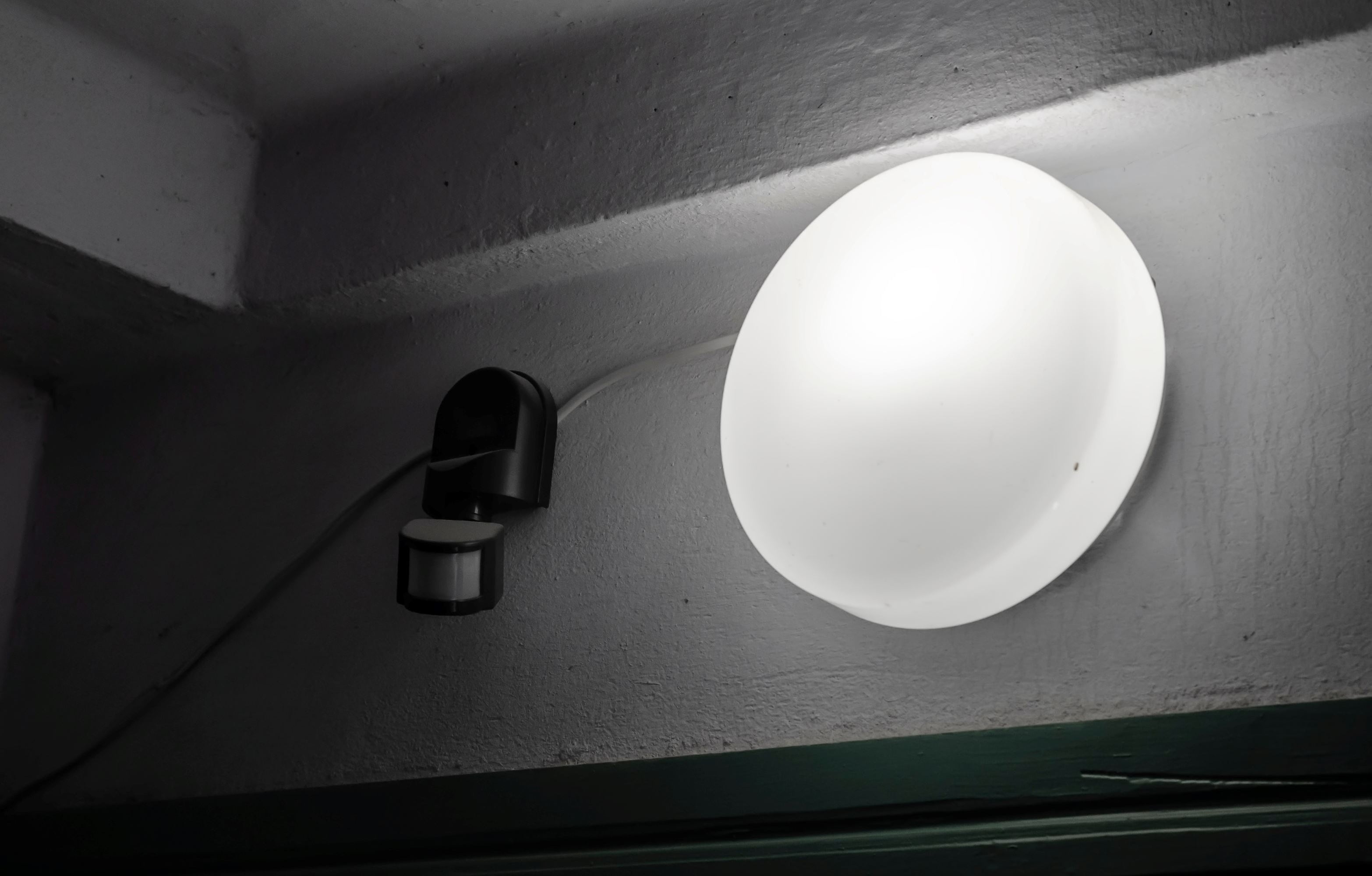 Solar Motion Sensor Light: Best Way to Make Your Home Safer — True ...