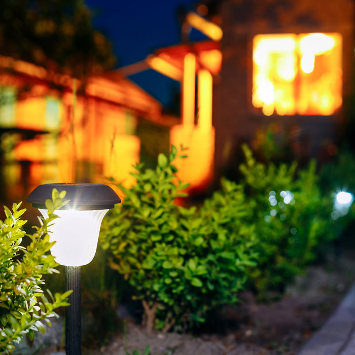 How to Choose the Best Solar Pathway Lights for Your Needs